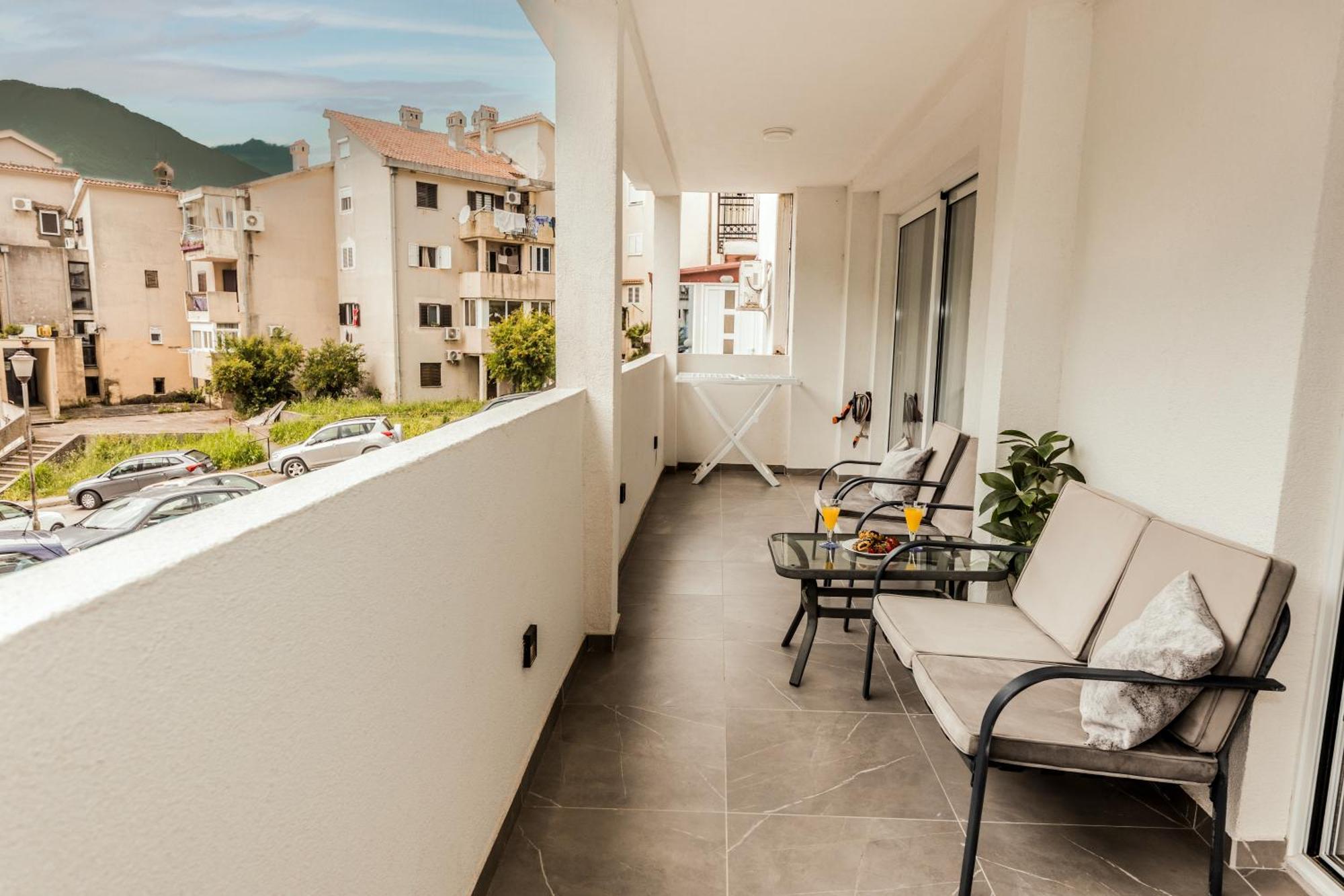 Paun Apartment Котор Екстериор снимка